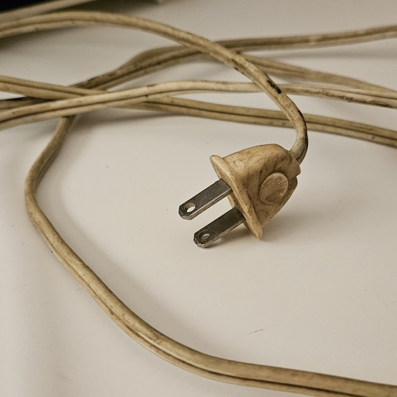 Vintage 1950s Phillips B2X67U/52 Radio - Picture 9 of 9